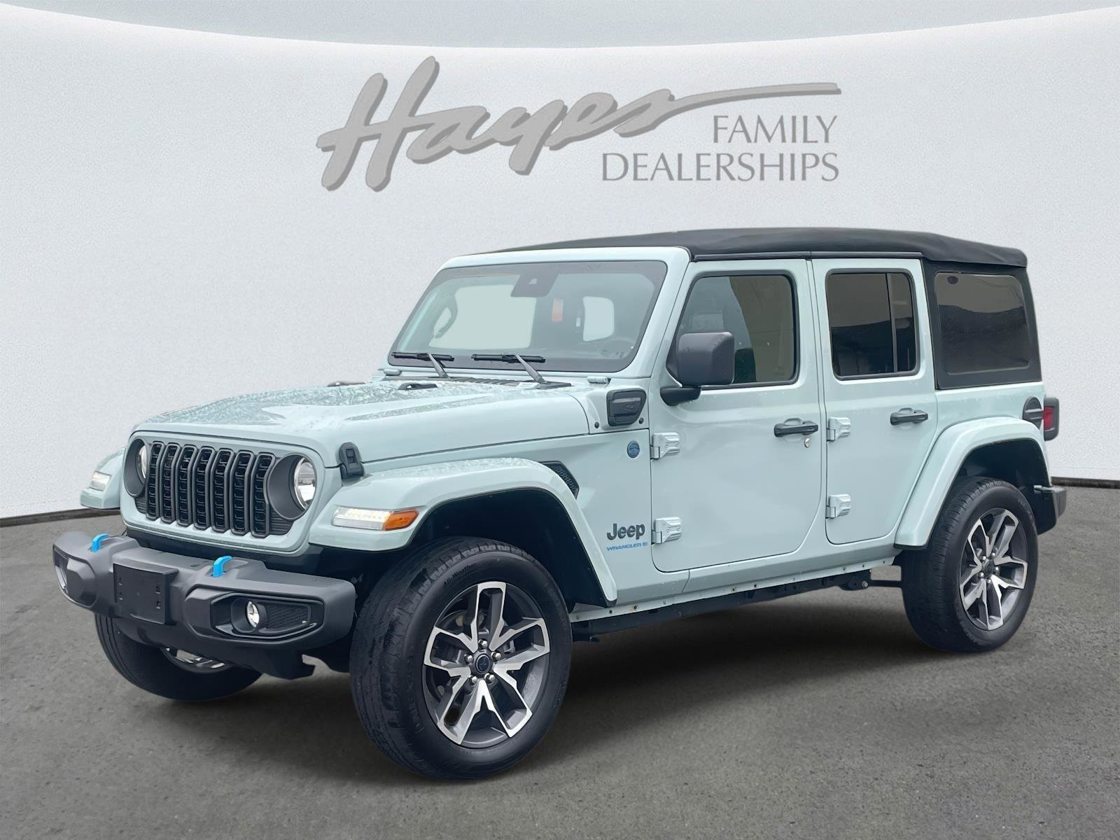Used 2024 Jeep Wrangler Unlimited w/ Convenience Group AWD/4WD video 1