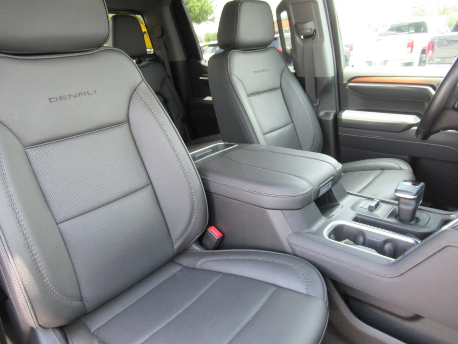Used 2026 GMC Sierra 1500 Denali AWD/4WD image 9