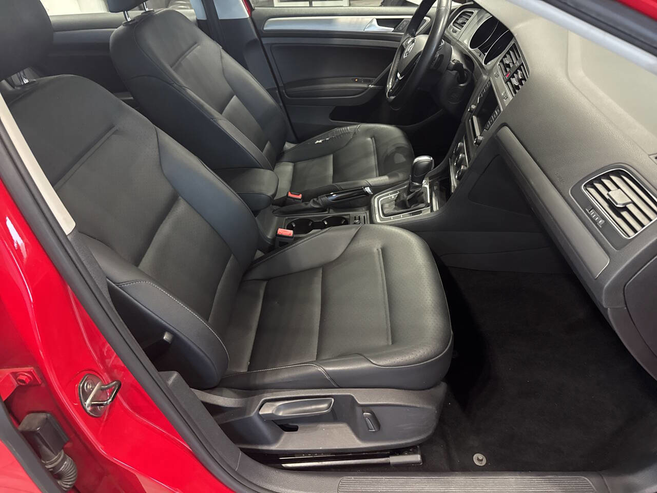 Used 2017 Volkswagen Golf Wolfsburg Edition FWD image 40