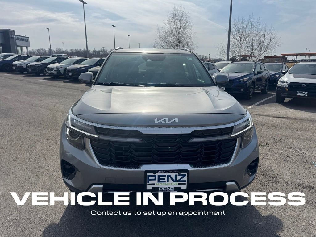 Used 2025 Kia Seltos EX image 8