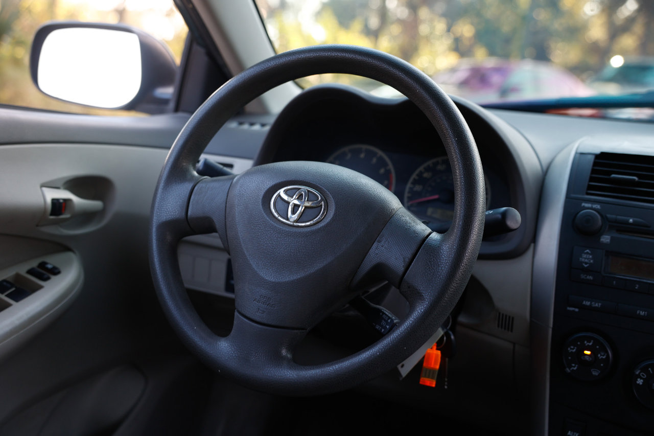 Used 2009 Toyota Corolla S image 25