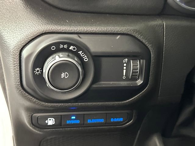 Used 2023 Jeep Wrangler Unlimited Sahara image 18