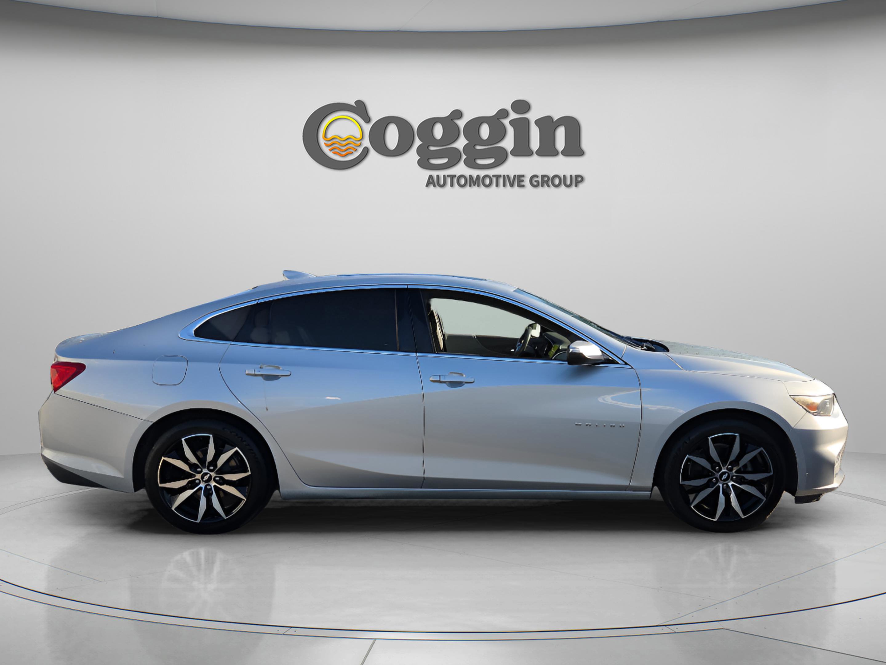 Used 2017 Chevrolet Malibu LT w/ Leather Package image 6