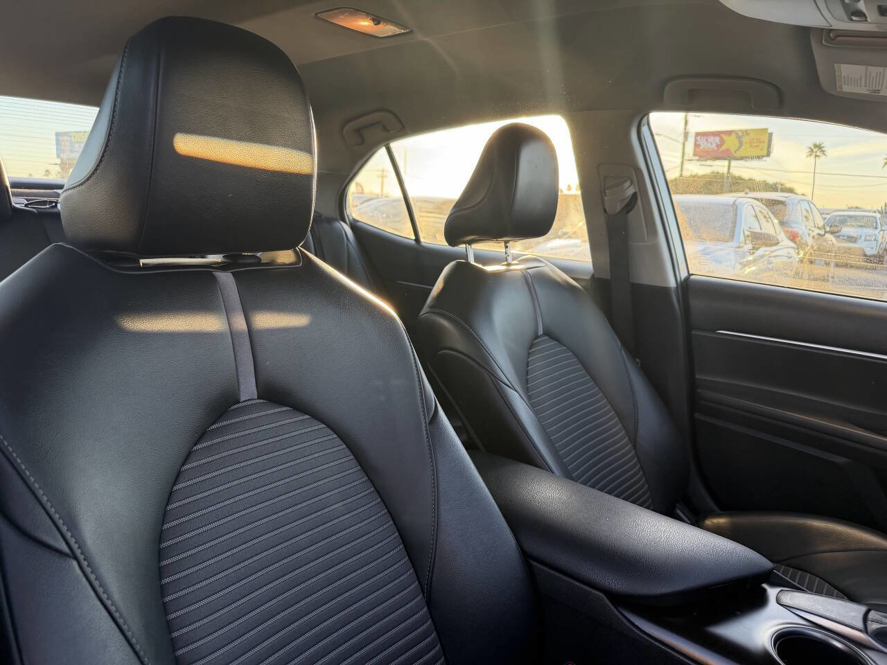 Used 2021 Toyota Camry SE image 30