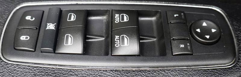 Used 2017 Chrysler 300 S image 33