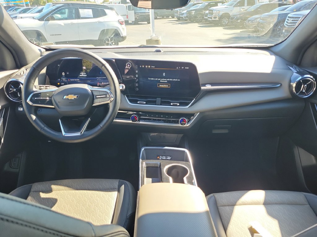 Used 2025 Chevrolet Equinox LT w/ Convenience Package II FWD image 16