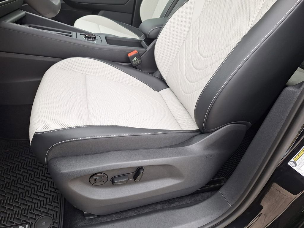 New 2026 Volkswagen Tiguan SE image 9