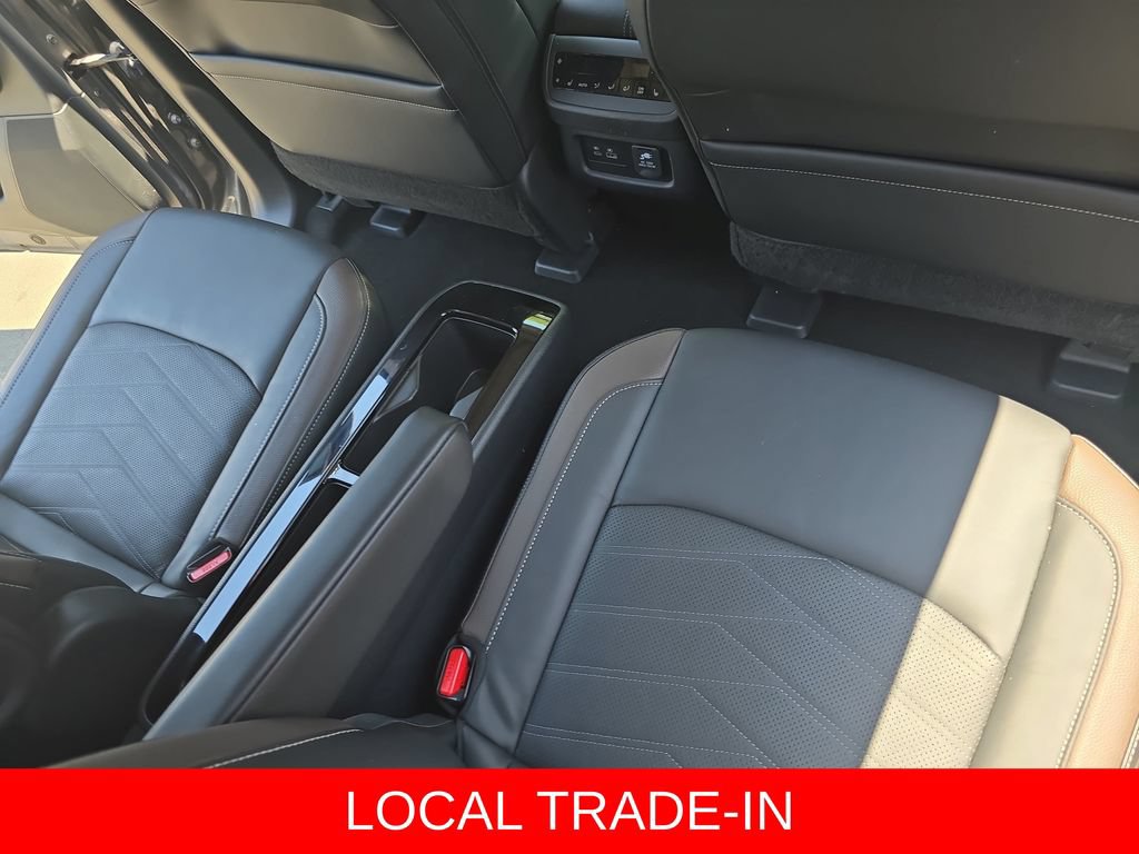 Used 2024 Nissan Pathfinder Platinum AWD/4WD image 12