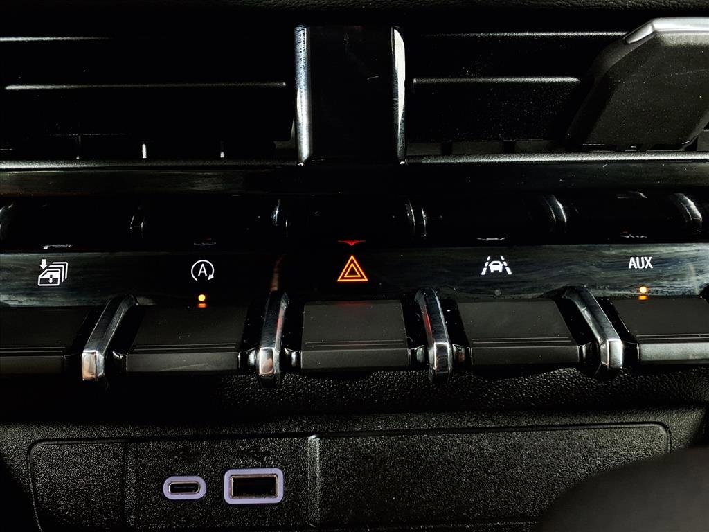 Used 2024 GMC Canyon Elevation w/ Convenience Package image 12