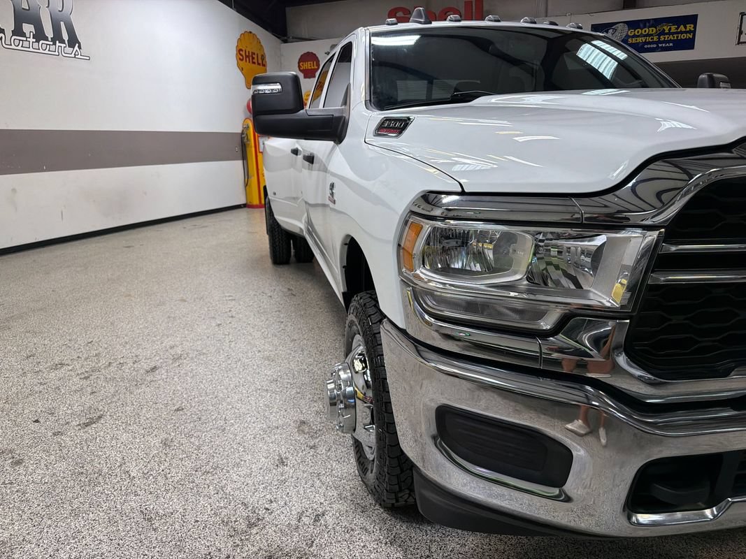 Used 2024 RAM 3500 Tradesman w/ Chrome Appearance Group AWD/4WD image 14