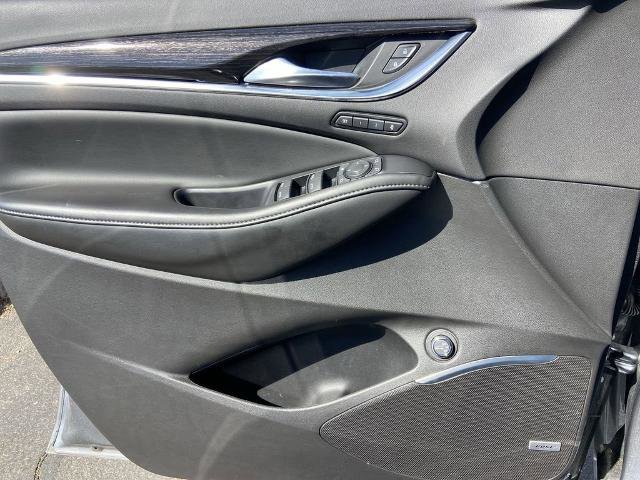 Used 2021 Buick Enclave Avenir w/ Avenir Technology Package image 19