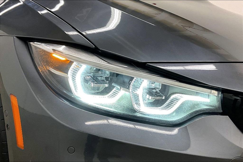 Used 2018 BMW M3 image 32
