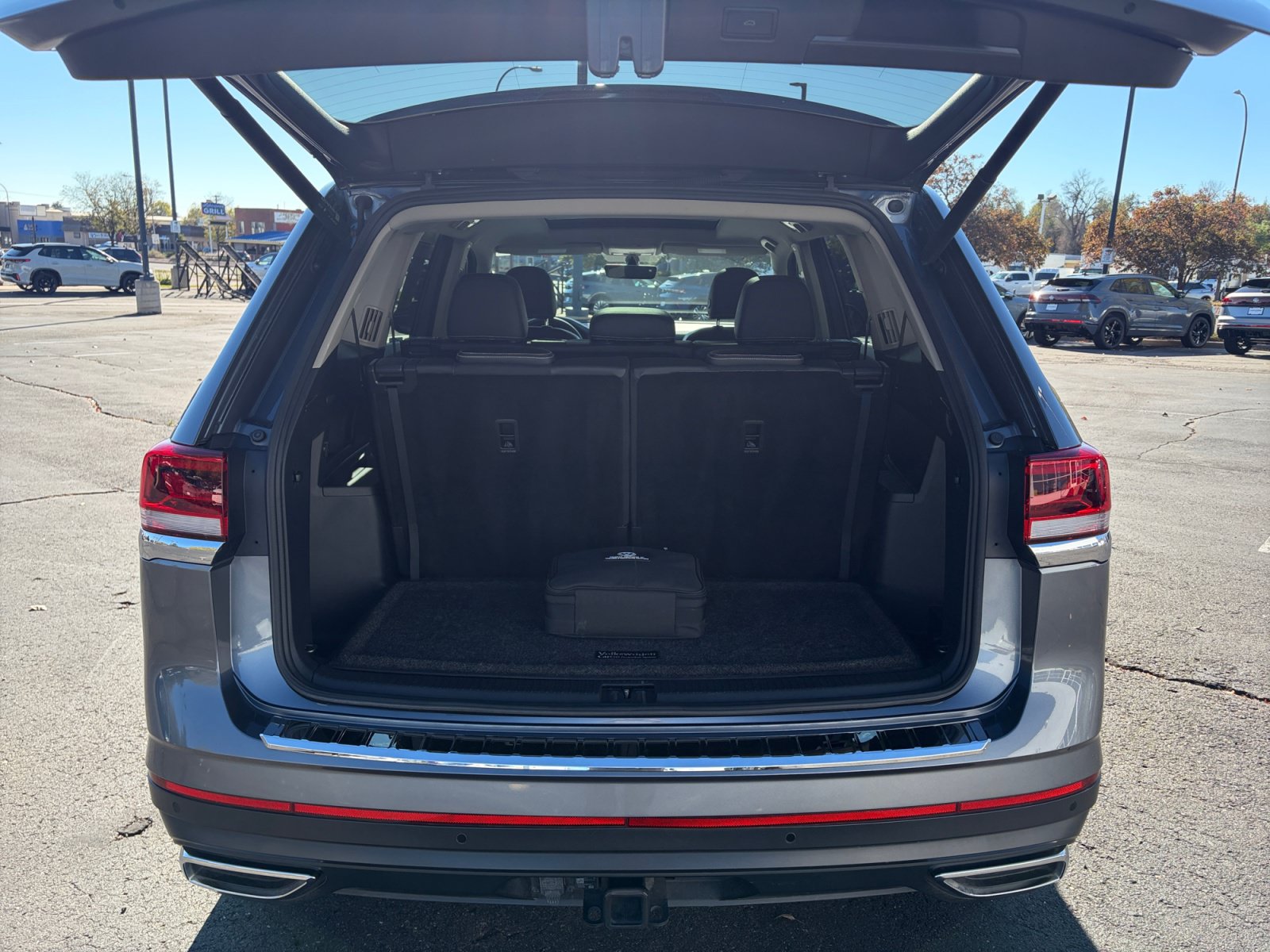 Used 2023 Volkswagen Atlas SE w/ Panoramic Sunroof Package AWD/4WD image 34