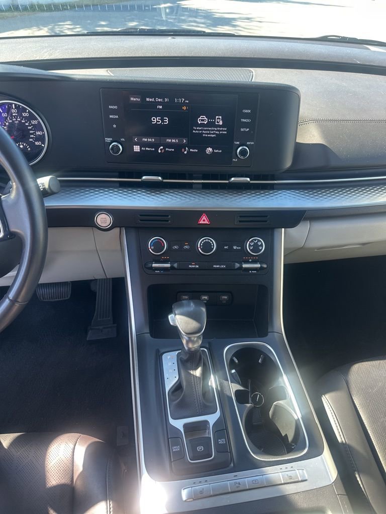 Used 2024 Kia Carnival LX image 26