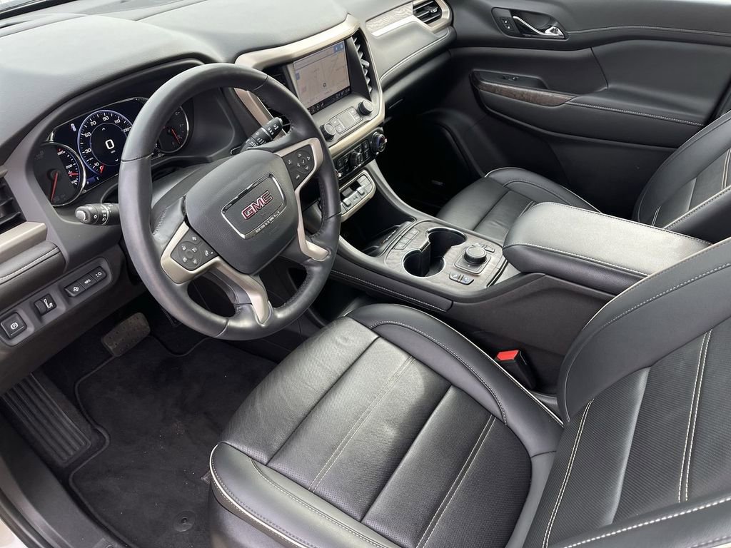 Used 2022 GMC Acadia Denali w/ Denali Ultimate Package FWD image 10
