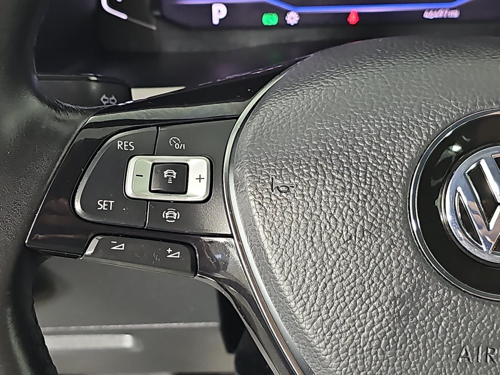 Used 2020 Volkswagen Atlas SEL R-Line AWD/4WD image 20