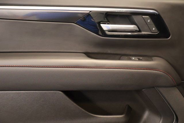 Used 2025 Chevrolet Suburban RST w/ Comfort Package image 28