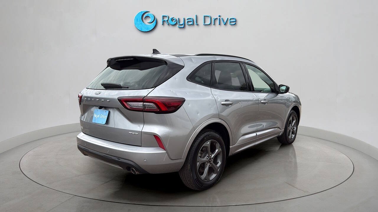 Used 2024 Ford Escape ST-Line w/ Tech Pack #1 AWD/4WD image 6