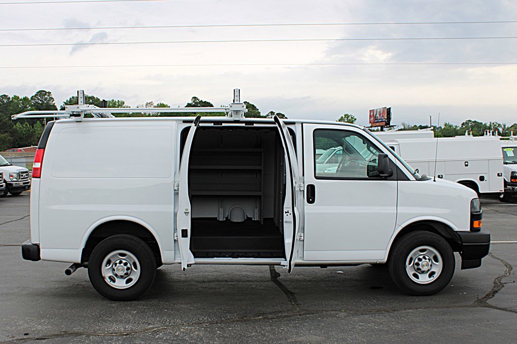 Used 2024 Chevrolet Express 2500 w/ Driver Convenience Package RWD image 8