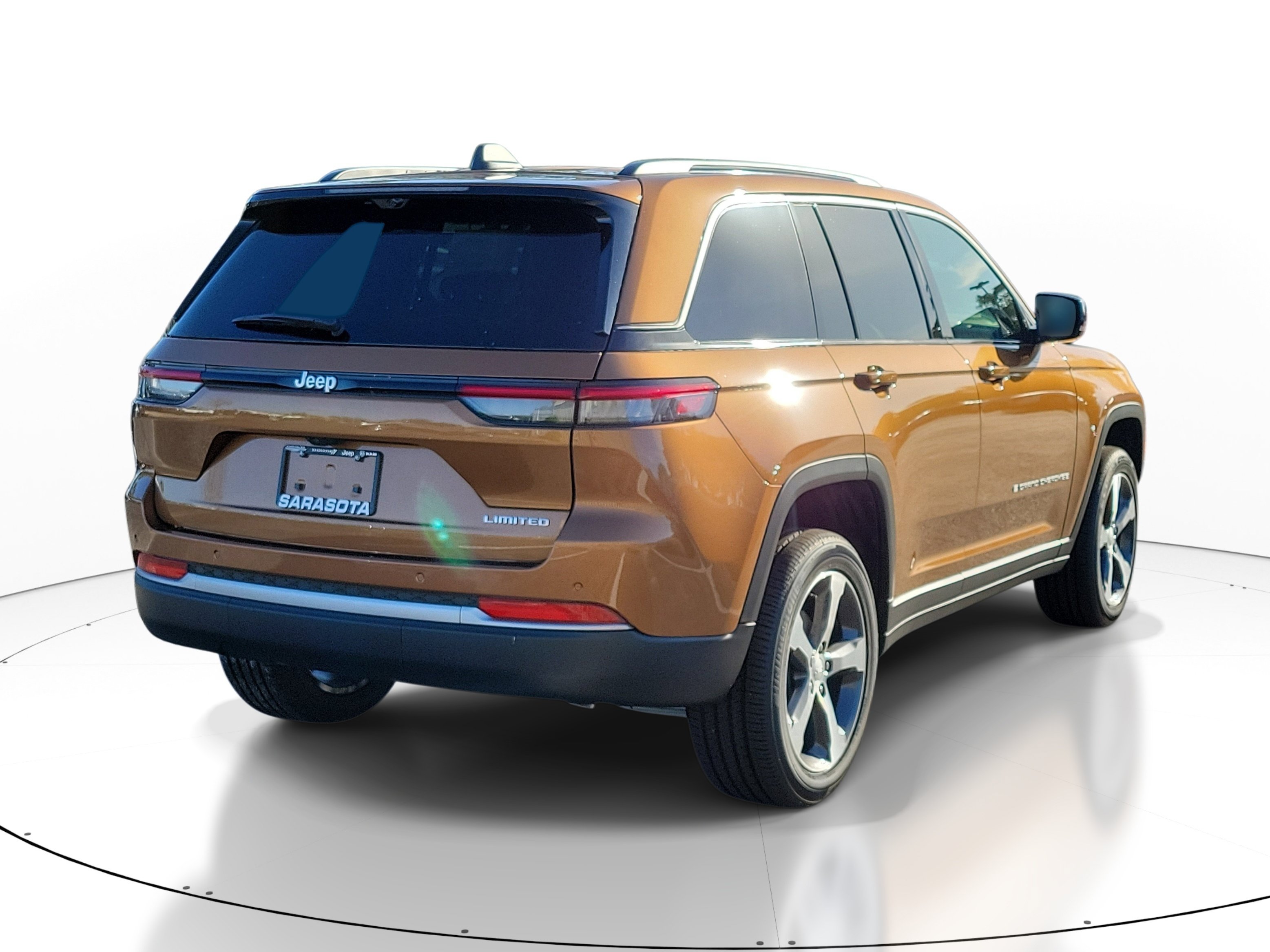 New 2026 Jeep Grand Cherokee Limited w/ Luxury Tech Group II RWD image 6