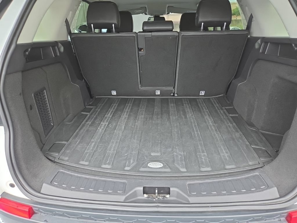 Used 2015 Land Rover Discovery Sport SE AWD/4WD image 14