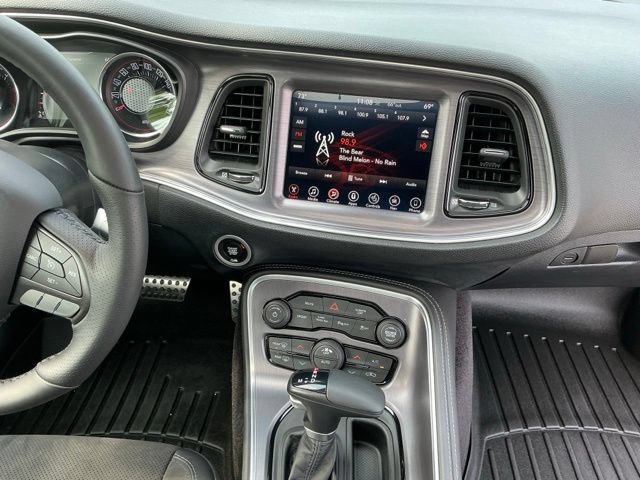 Used 2017 Dodge Challenger R/T Scat Pack RWD image 21