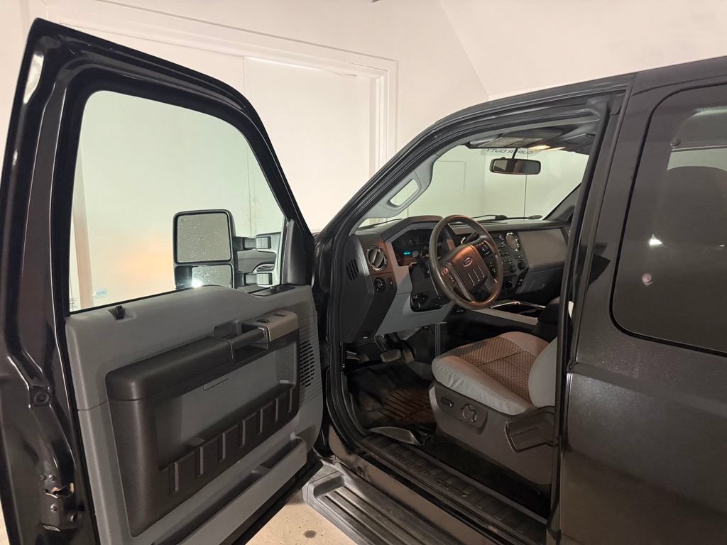 Used 2015 Ford F250 XLT w/ Snow Plow Prep Package AWD/4WD image 10