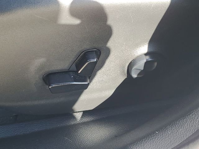 Used 2019 Jeep Cherokee Limited image 9