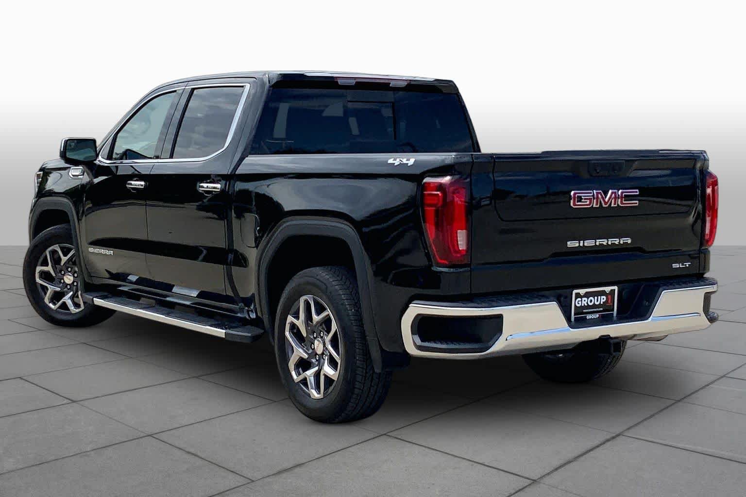 Used 2024 GMC Sierra 1500 SLT AWD/4WD image 11