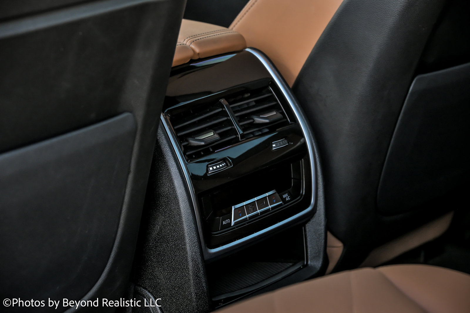 Used 2023 BMW X7 xDrive40i w/ M Sport Package image 32