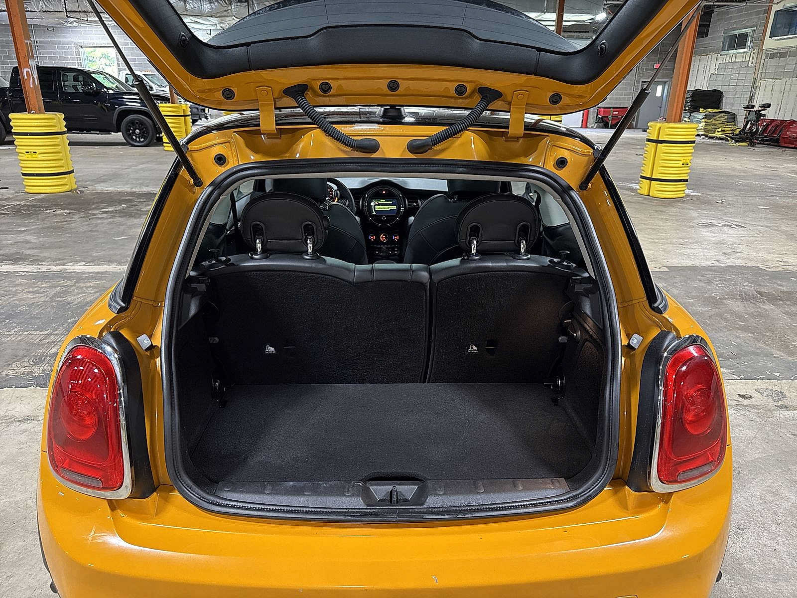 Used 2018 MINI Cooper S FWD image 11