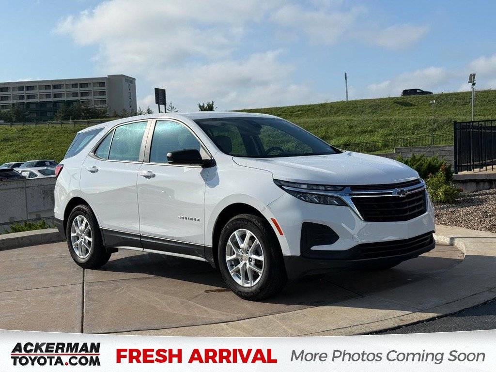 Used 2024 Chevrolet Equinox LS w/ Driver Confidence II Package FWD image 1