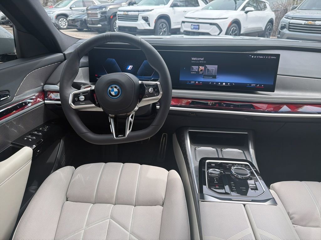 Used 2025 BMW i7 eDrive50 w/ M Sport Package RWD image 26