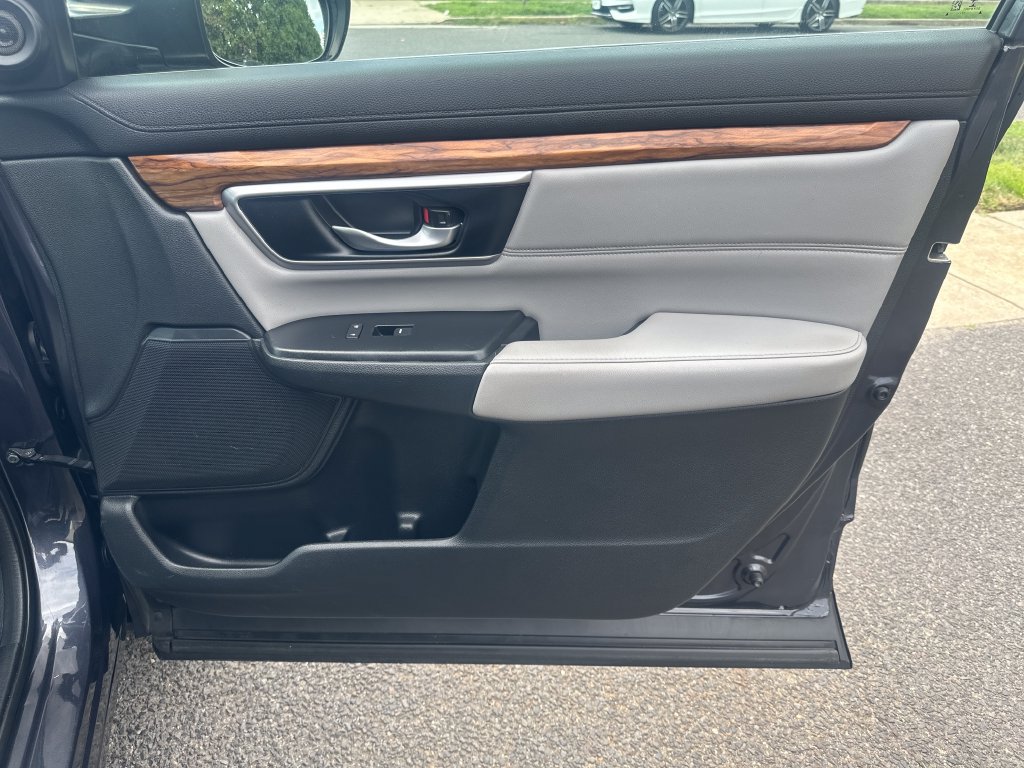Used 2018 Honda CR-V Touring image 21
