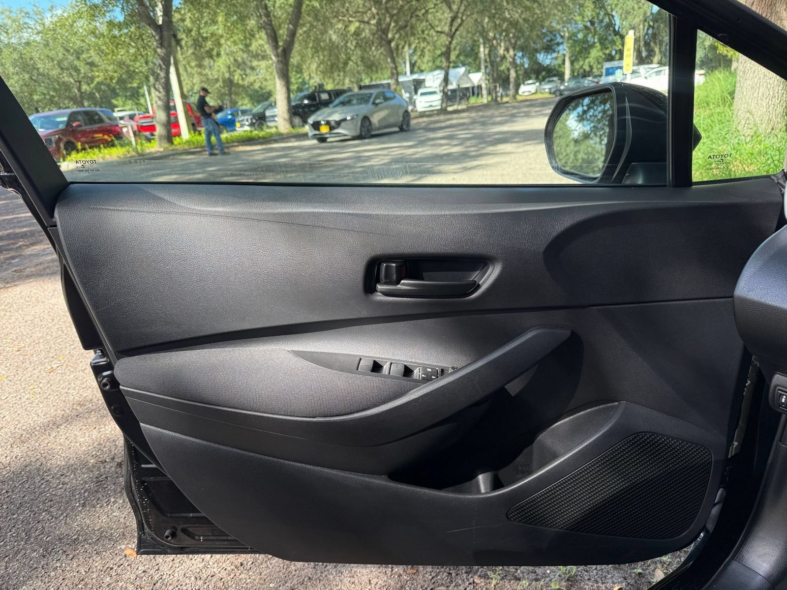 Used 2025 Toyota Corolla LE FWD image 19
