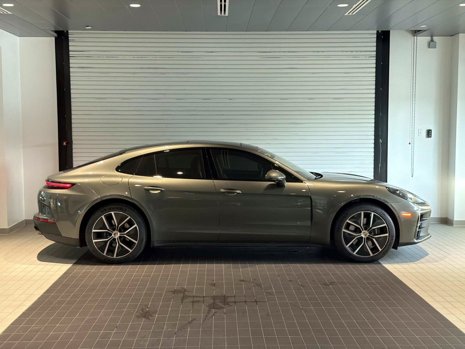 Certified 2025 Porsche Panamera RWD image 8
