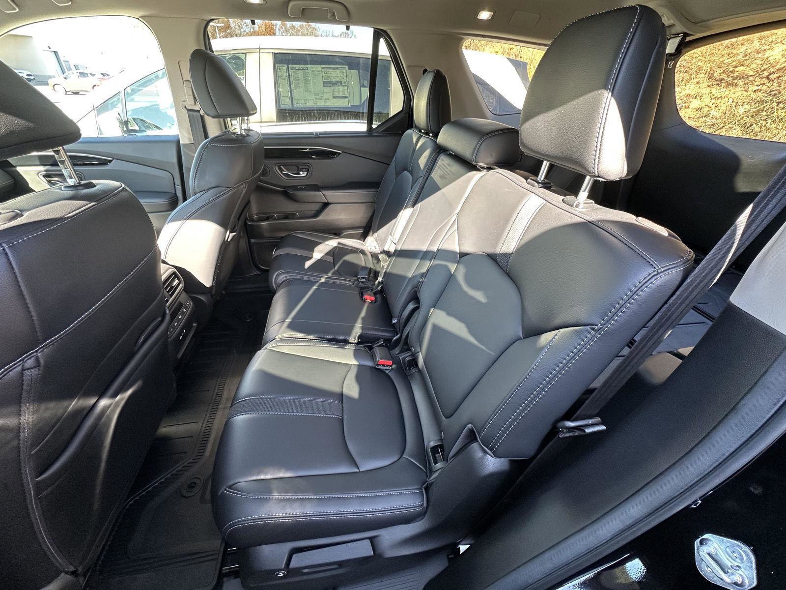 Certified 2025 Honda Pilot Touring image 12