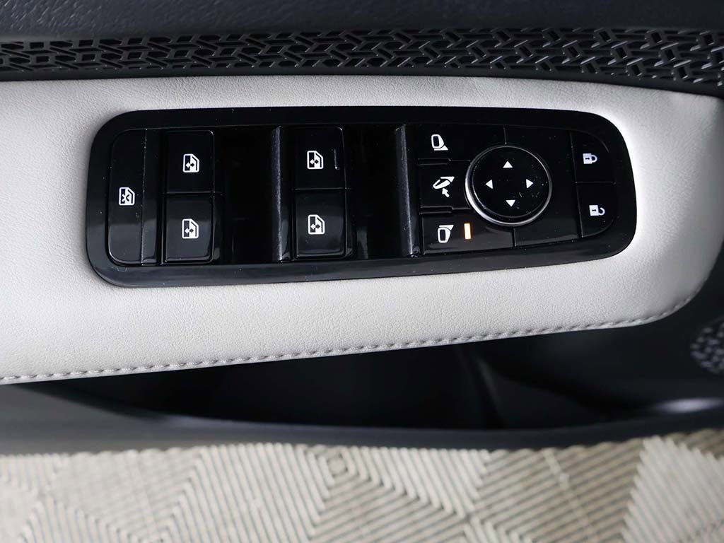 Used 2023 Nissan Ariya AWD image 37