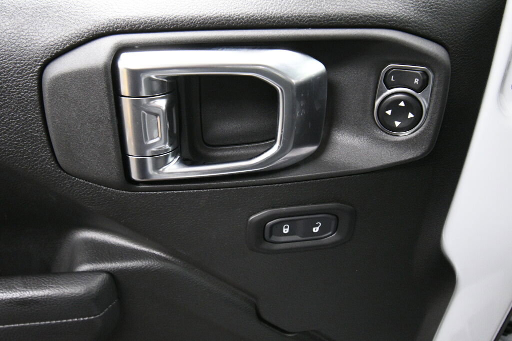 Used 2025 Jeep Wrangler Sport S image 11