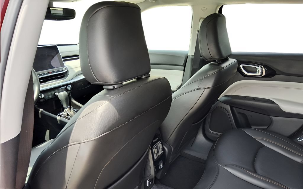 Used 2022 Jeep Compass Limited AWD/4WD image 27