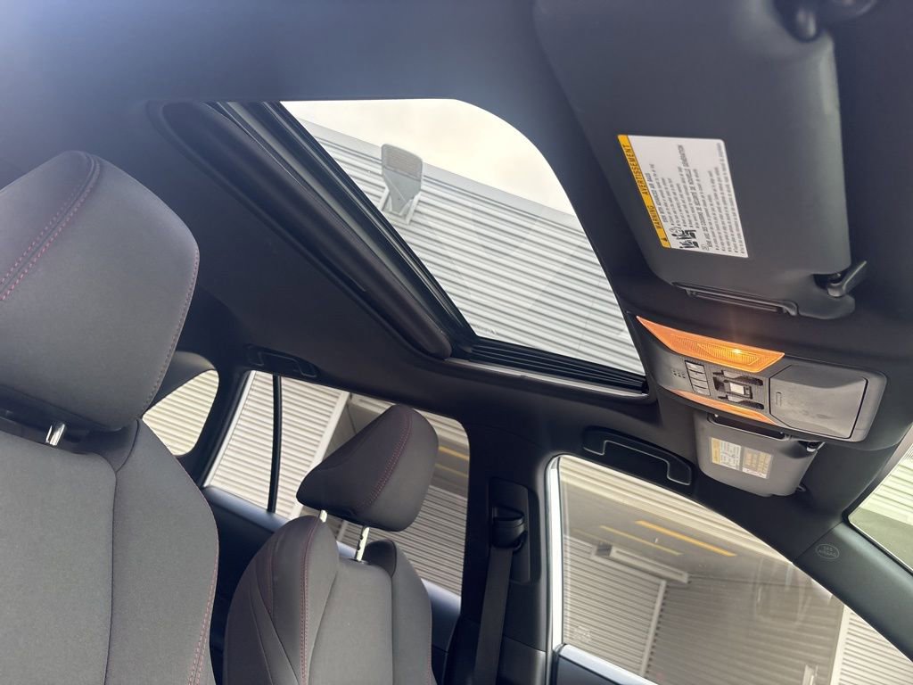 Used 2021 Toyota RAV4 SE w/ Weather & Moonroof Package AWD/4WD image 18