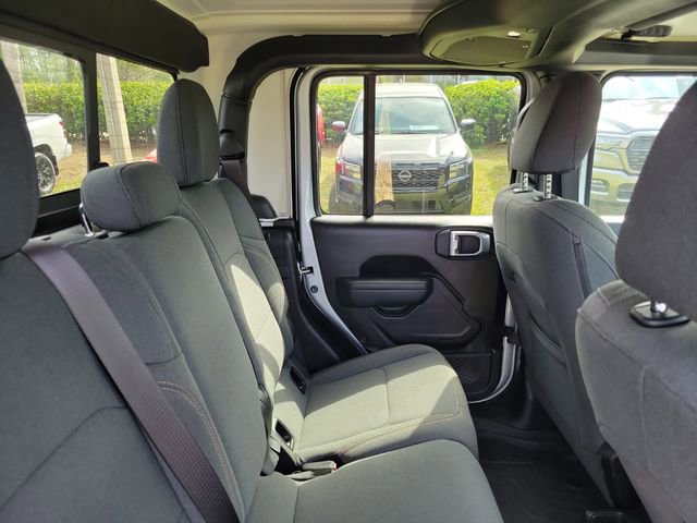 Used 2024 Jeep Gladiator Sport image 29