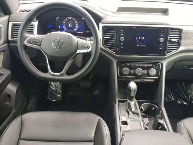 Certified 2022 Volkswagen Atlas Cross Sport SE w/ Panoramic Sunroof Package image 15