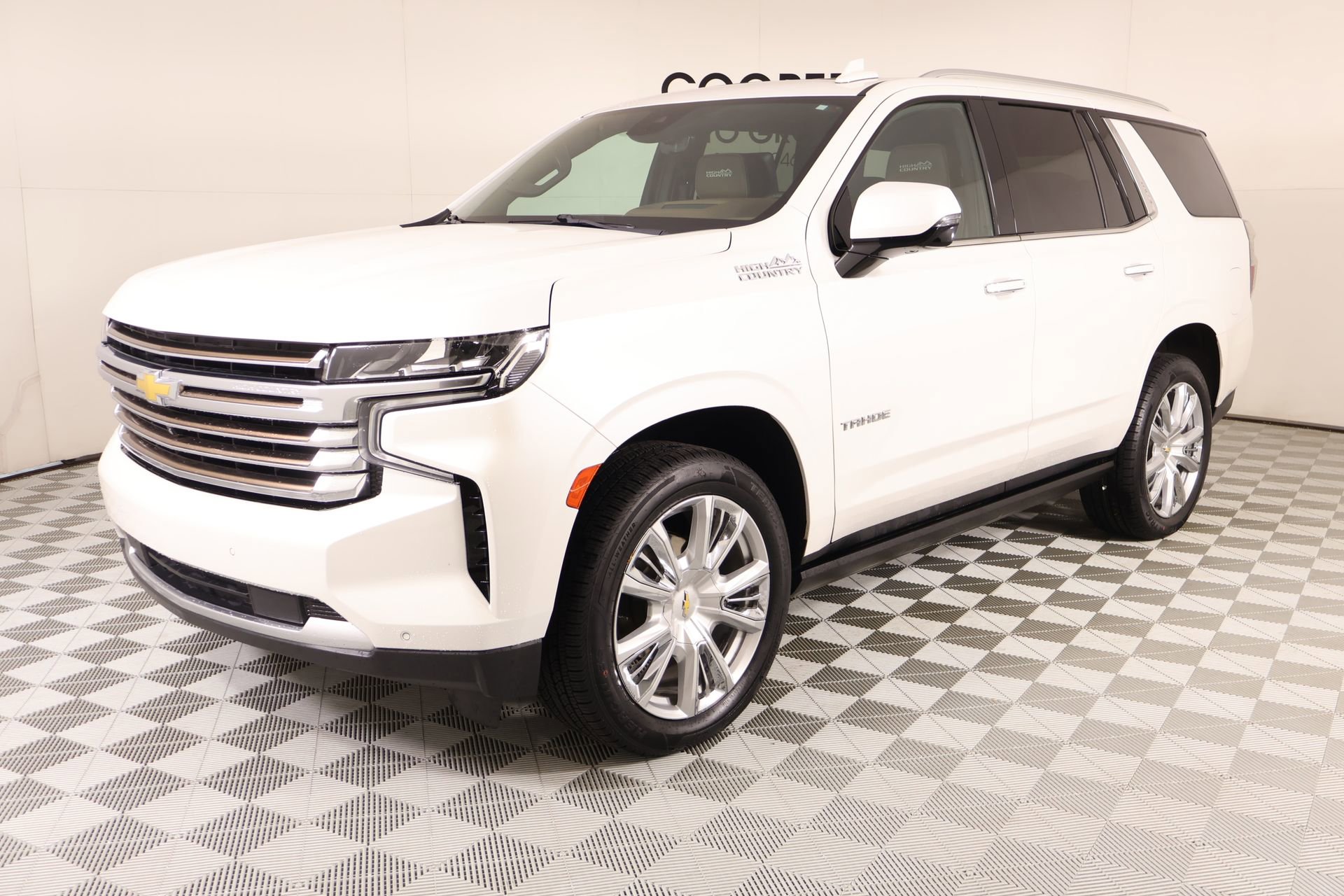 Used 2024 Chevrolet Tahoe High Country AWD/4WD image 11