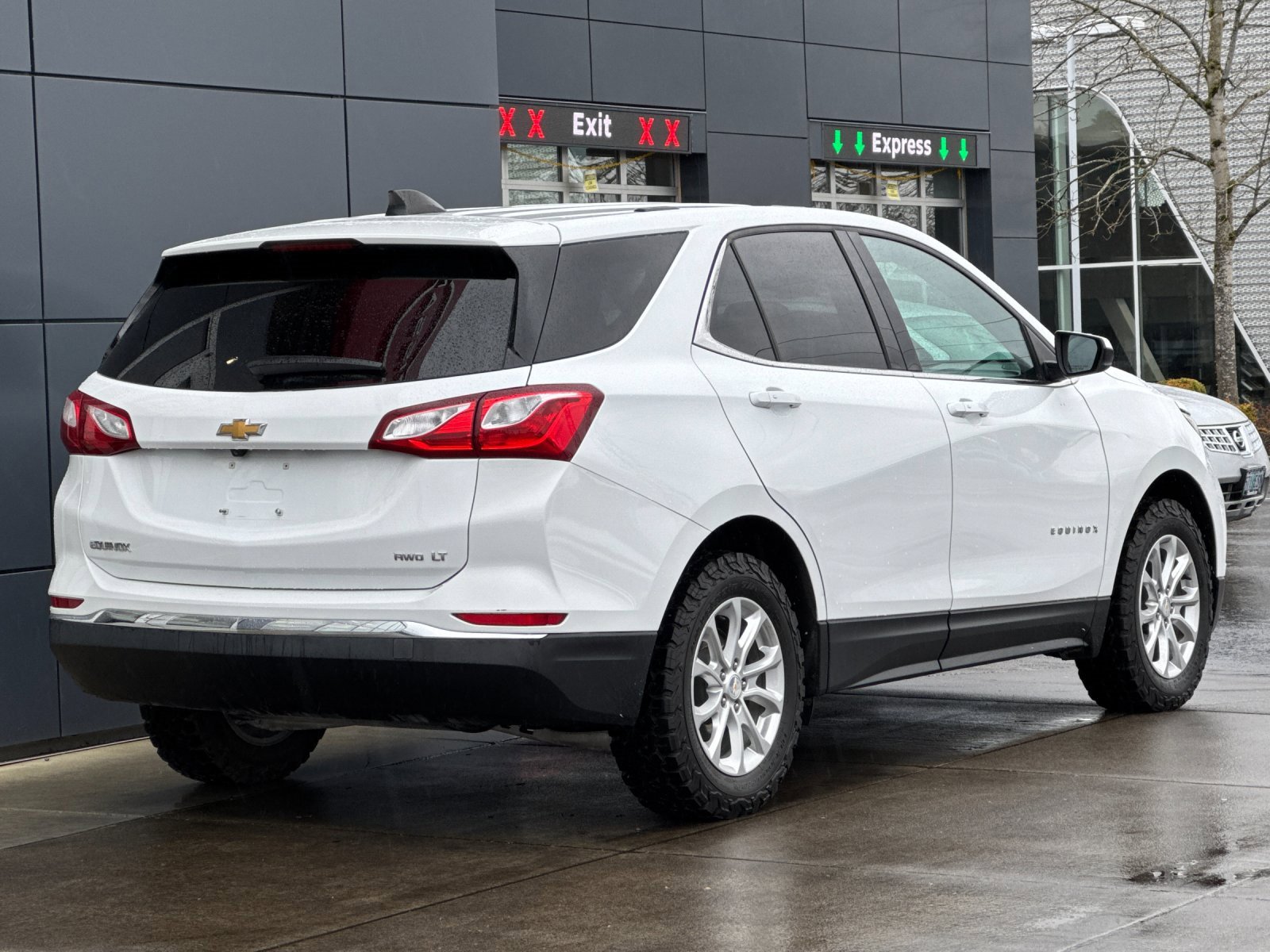 Used 2019 Chevrolet Equinox LT image 3