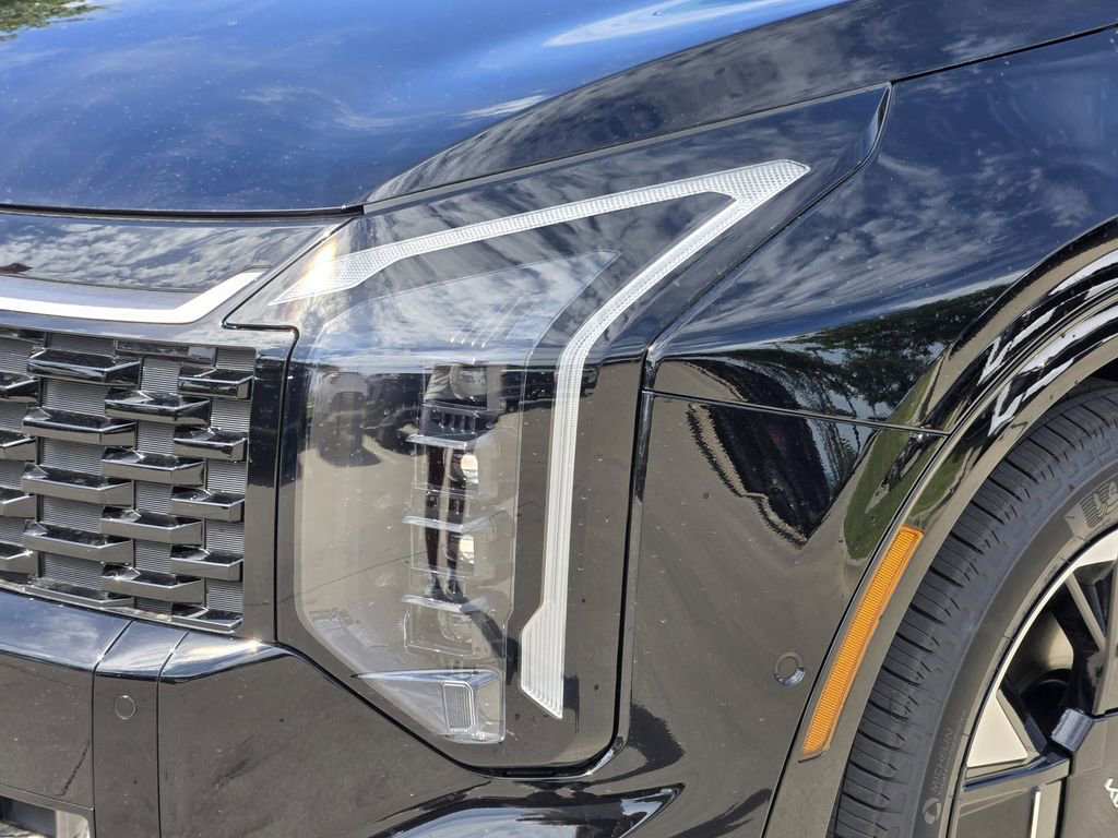 New 2026 Kia Sportage SX FWD image 6