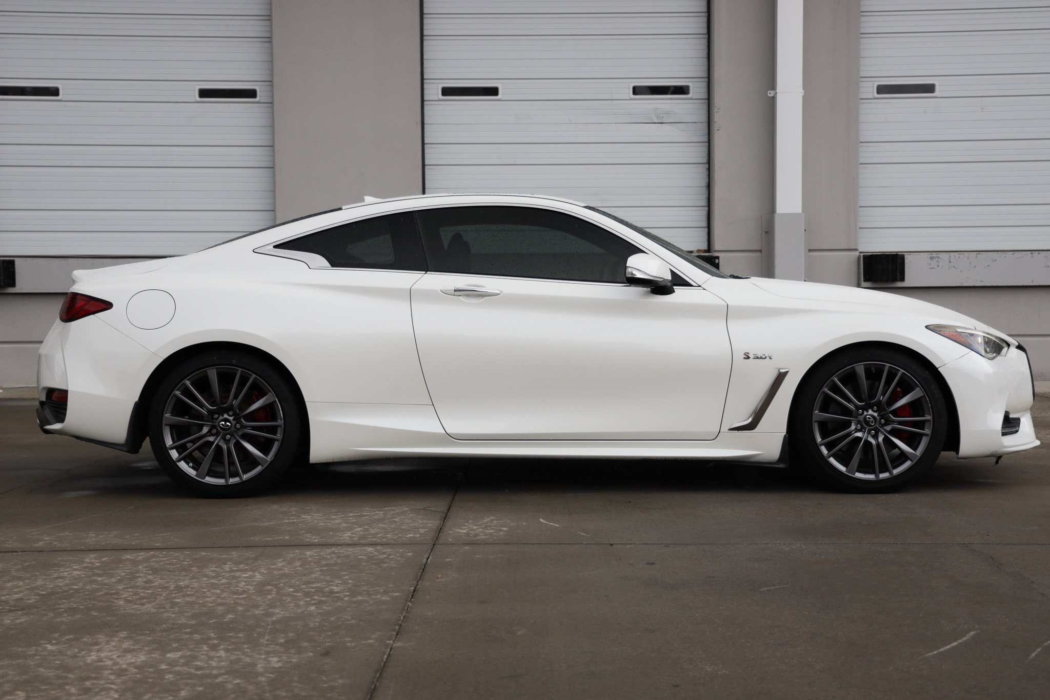 Used 2017 INFINITI Q60 Red Sport 400 RWD image 17