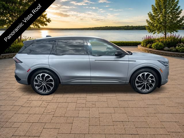 Certified 2024 Lincoln Nautilus Reserve w/ Equipment Group 202A AWD/4WD image 9