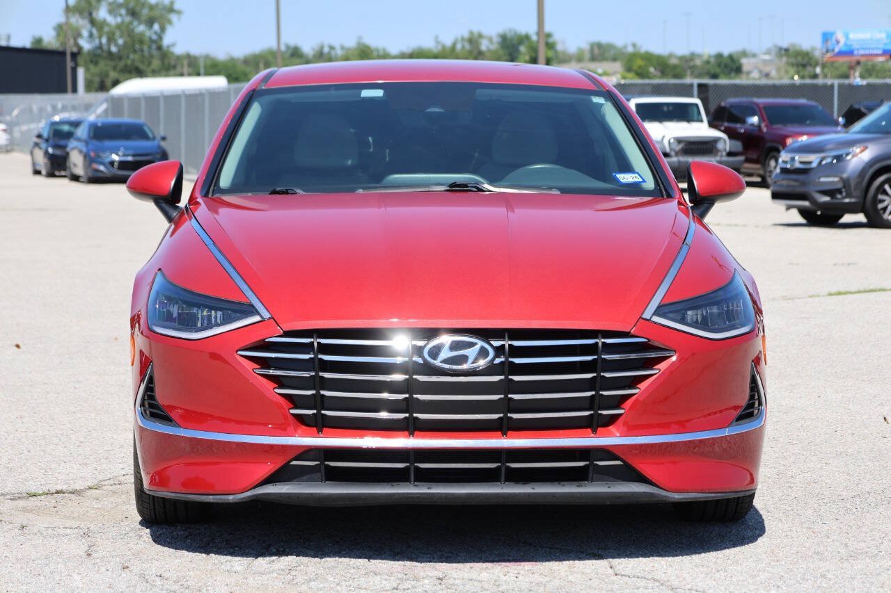 Used 2022 Hyundai Sonata SE FWD image 2