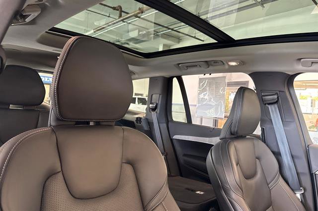 Used 2023 Volvo XC90 T8 Ultimate w/ Protection Package Premier AWD/4WD image 19